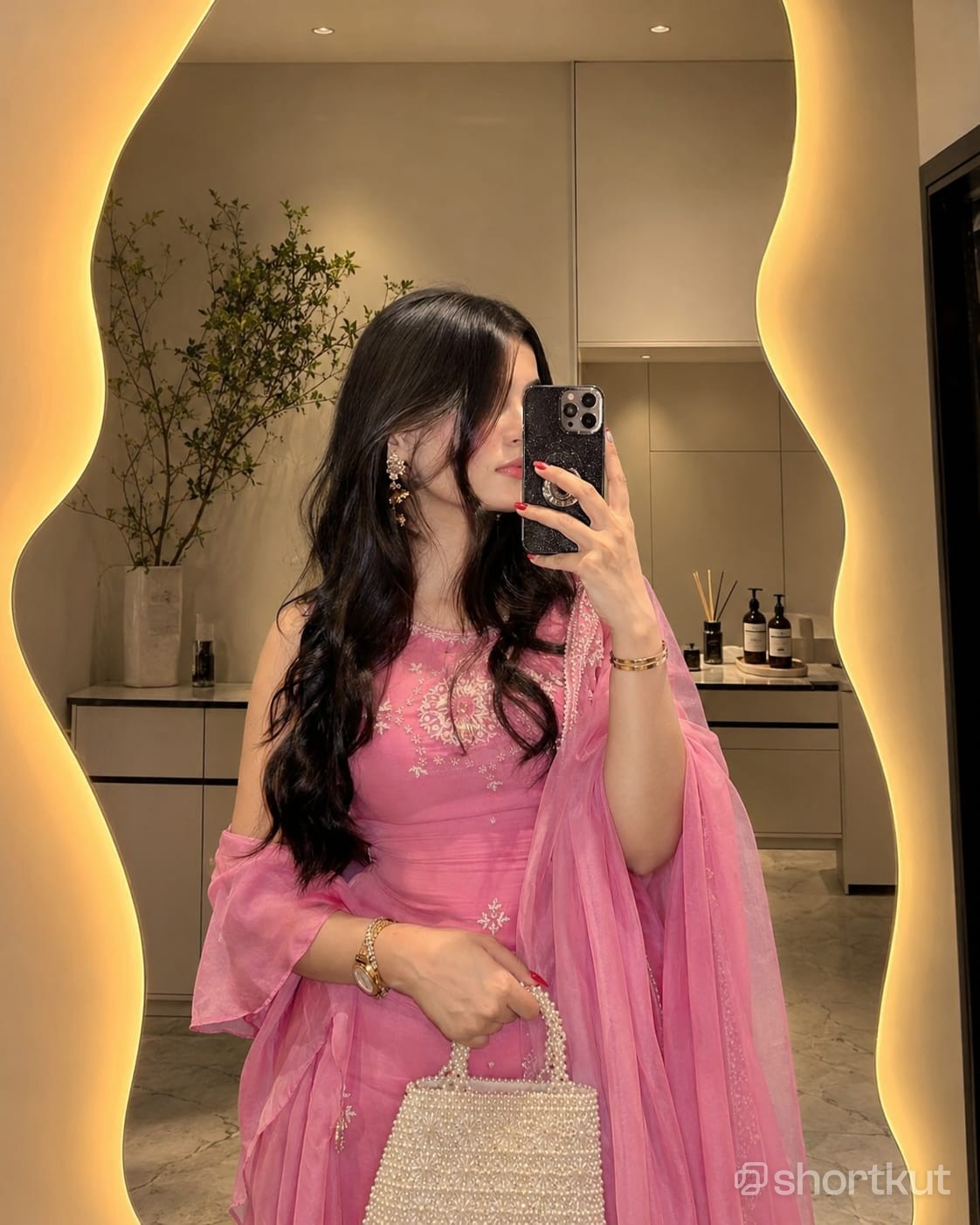Aesthetic Mirror Selfie Prompt for Women AI Image Edit Prompt